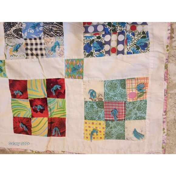 Vintage small children's size brightly colored quilt, 1950's or 60's - Picture 3 of 6